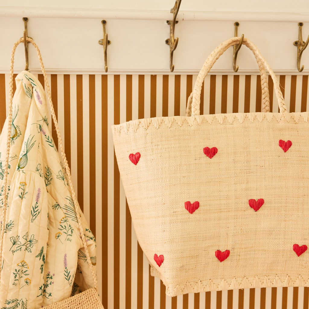Rice - Große Raffia Tasche mit Herzen