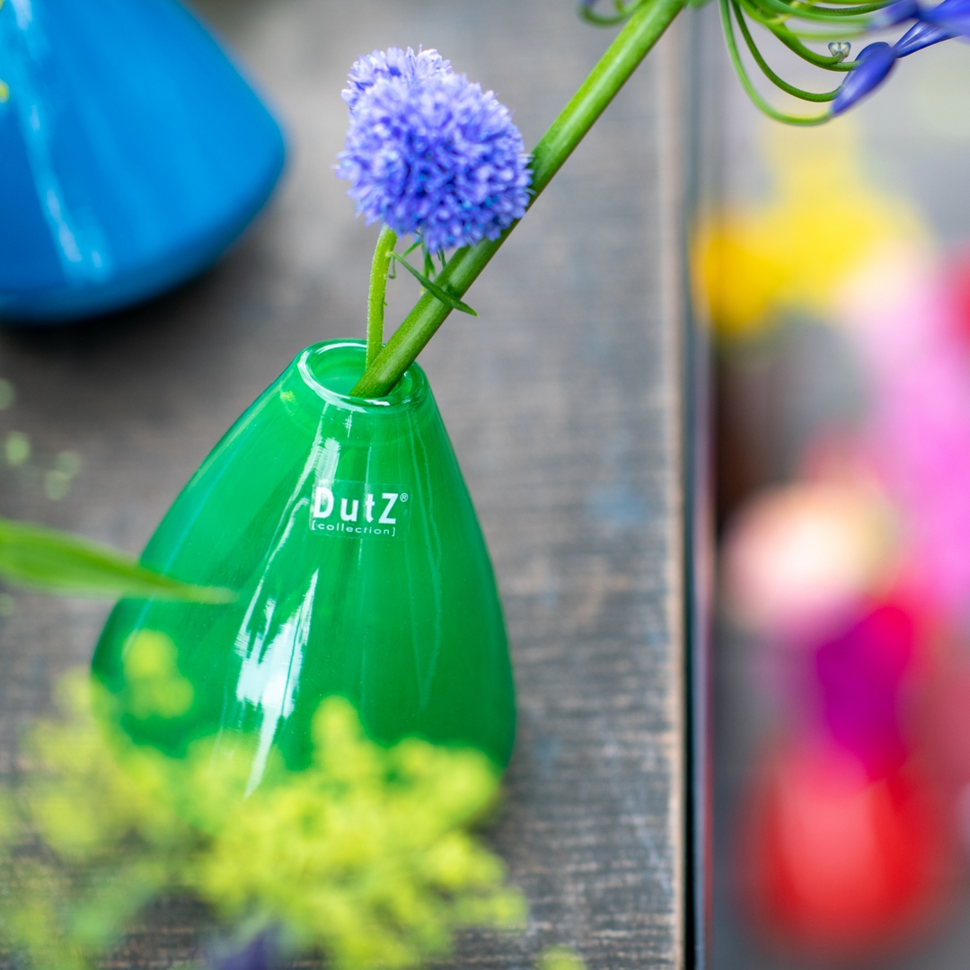 Glas-Tumblingvase Jungle in der Farbe grün mit Blumen von DutZ