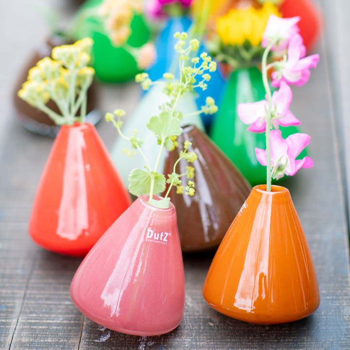 Glas-Tumblingvasen in verschiedenen Farben, braun, rot, pink und orange von DutZ